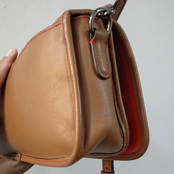 Coach, EUC, Women's,Crossbody Bag, Kiss-Lock Closure,Color Tan "Limited Edition" - Picture 9 of 16